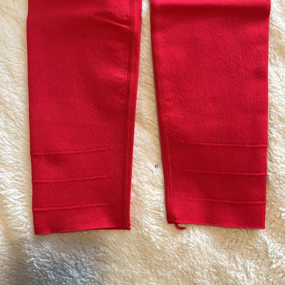 Great and comfortable looking leggings, new with tags 🏷 - Picture 2 of 4